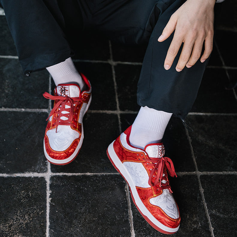 The Red Seal, Silk Trainers