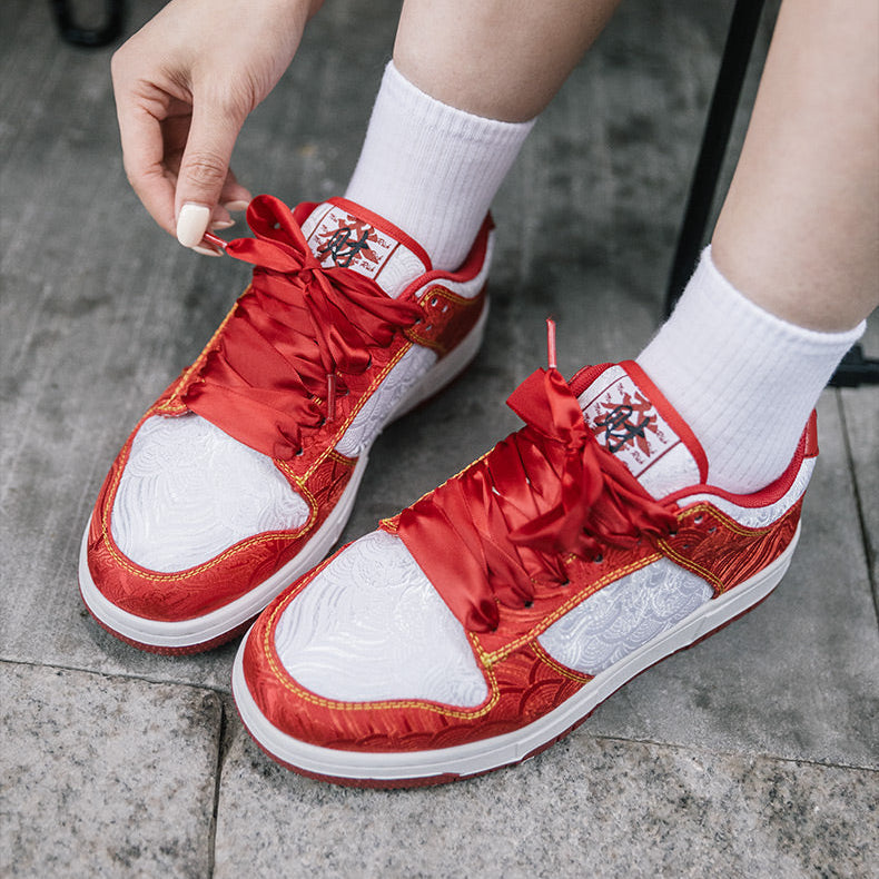 The Red Seal, Silk Trainers