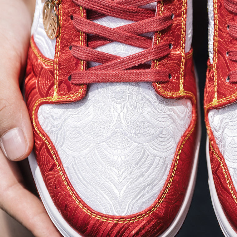 The Red Seal, Silk Trainers