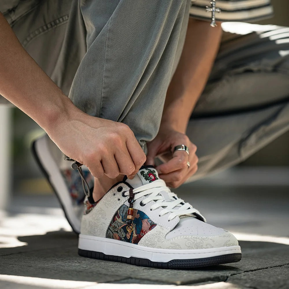 Dunhuang Mythos Trainers